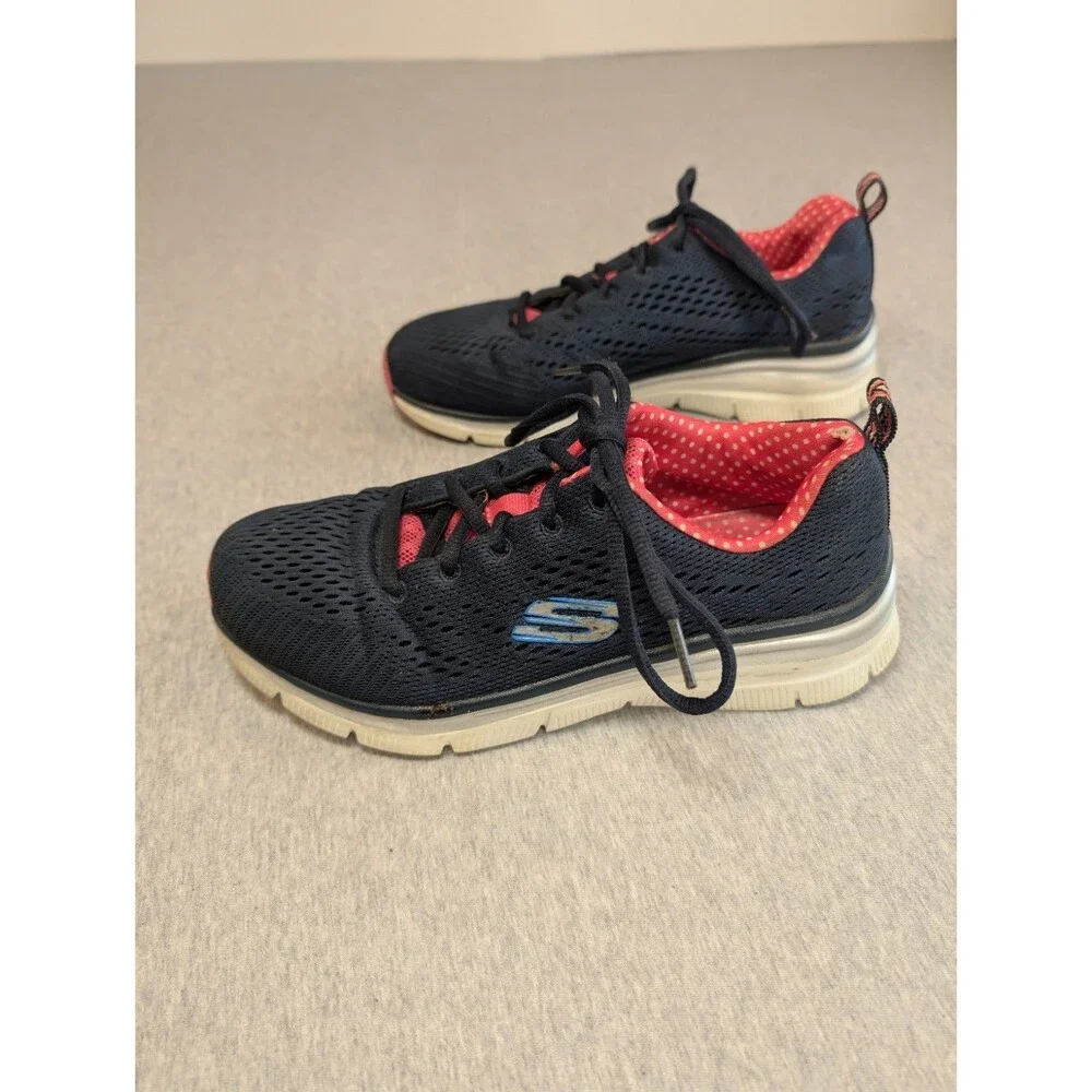 Skechers logo women trendy